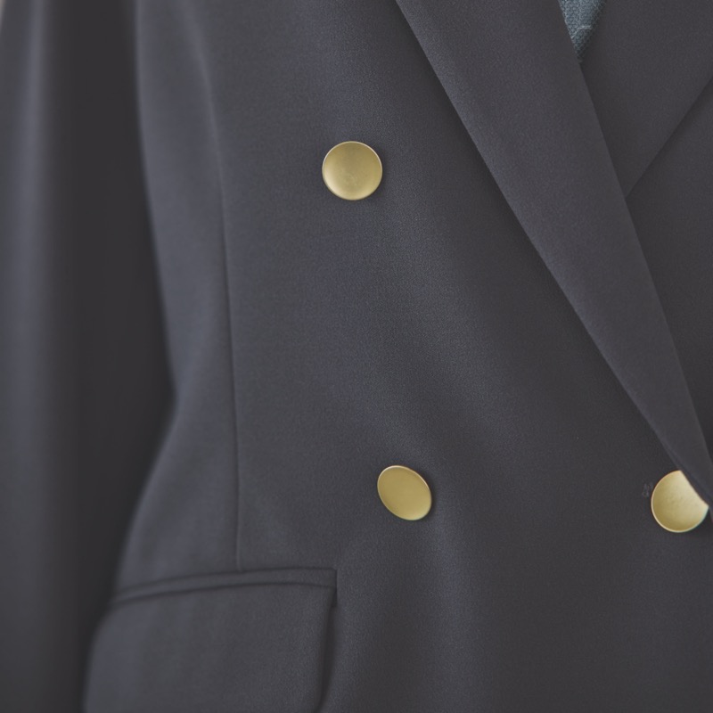 チャコールグレーのダブルジャケット