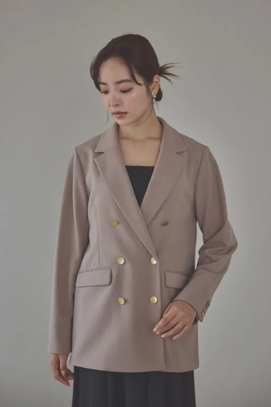 ベージュのダブルジャケット