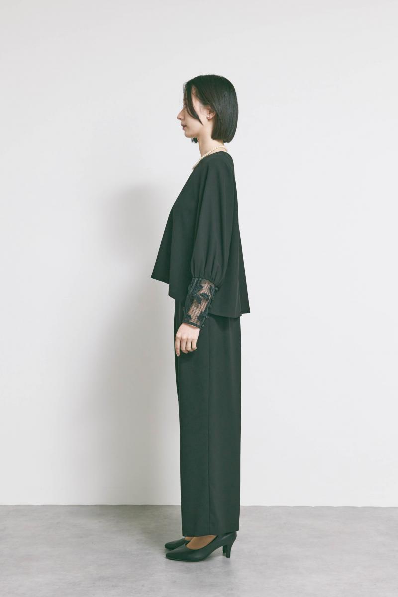 ブラックのエンブロイダリーフォーマルセットアップ