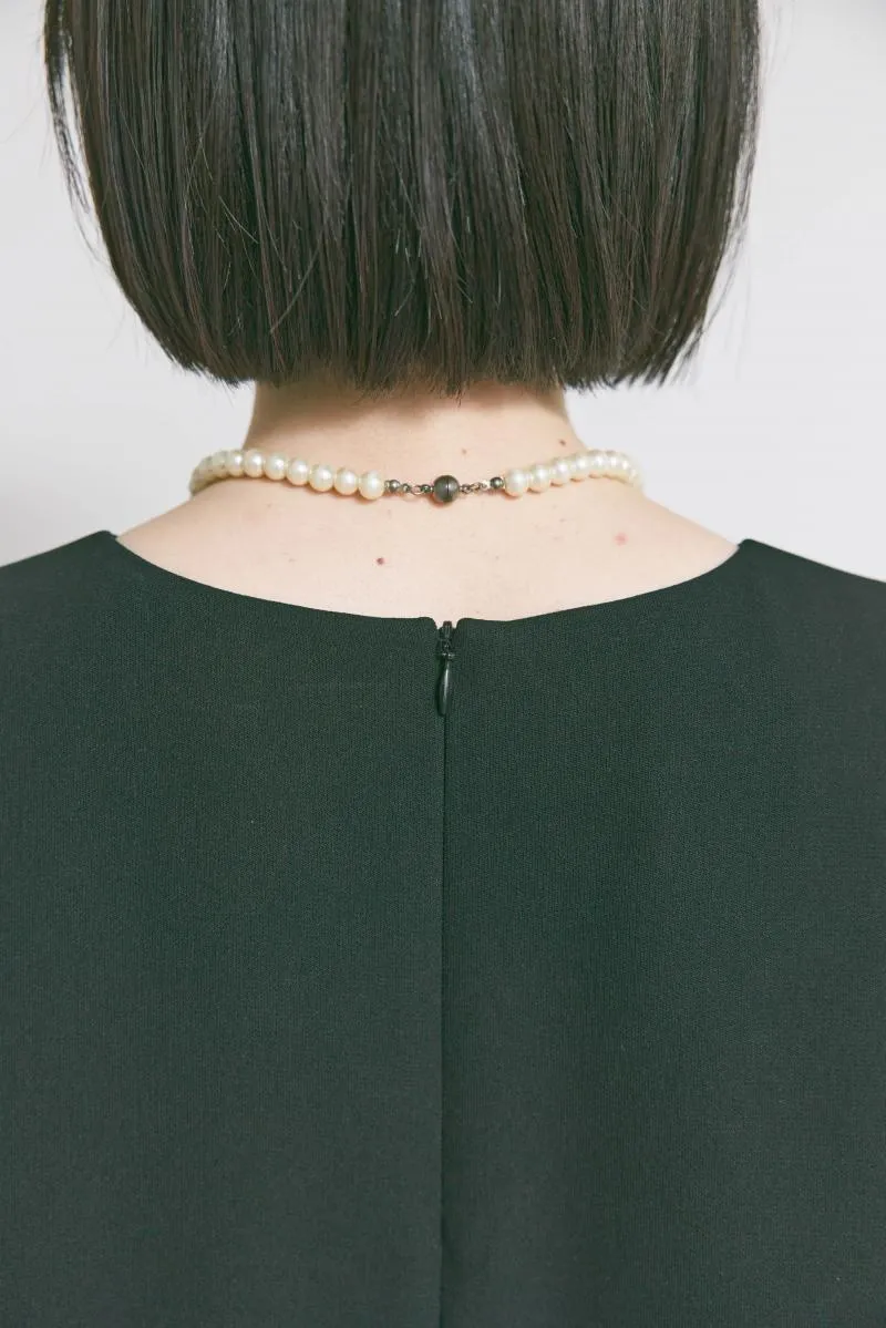 ブラックのエンブロイダリーフォーマルセットアップ