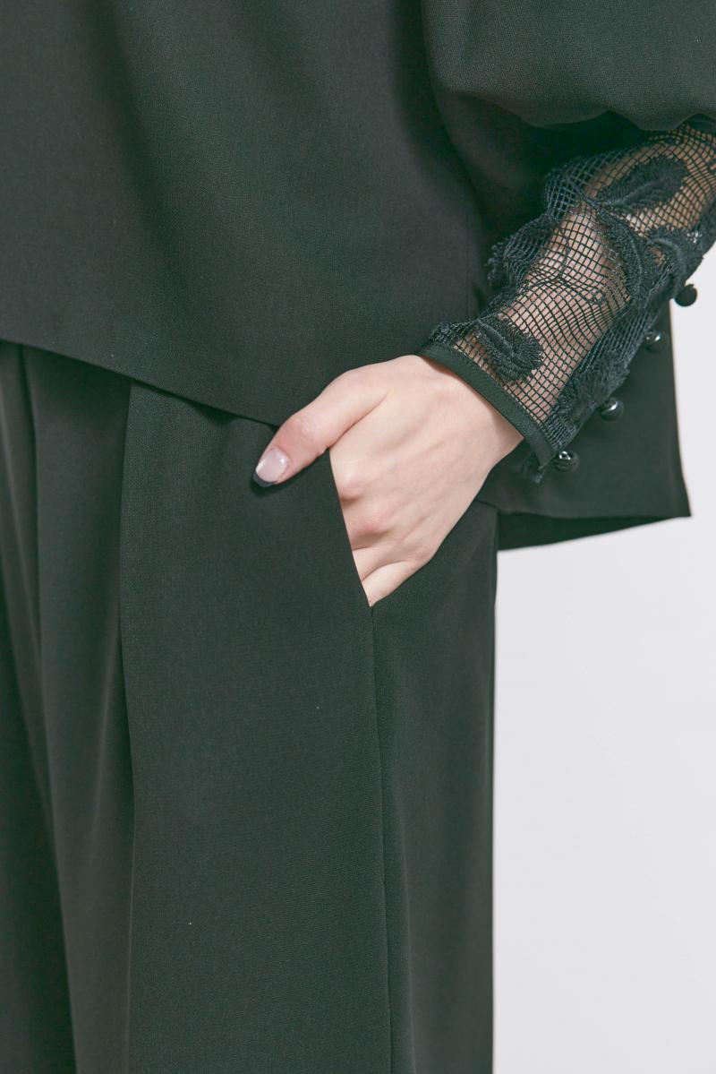 ブラックのエンブロイダリーフォーマルセットアップ