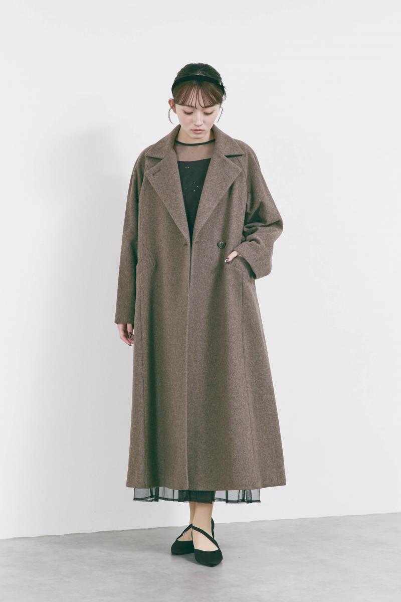 ブラウンのウールロングコート