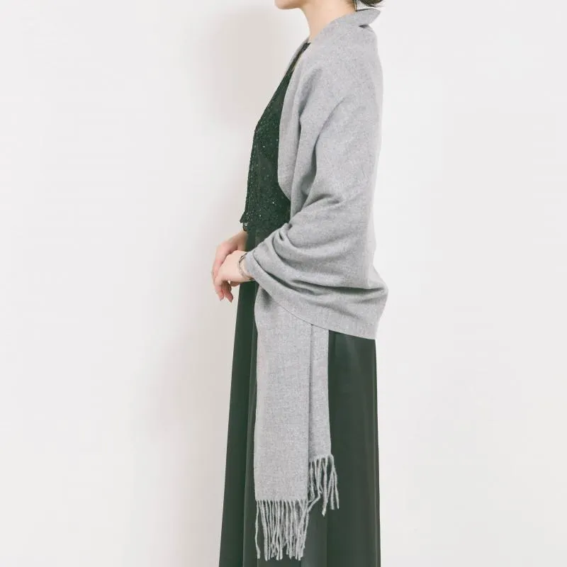 ライトグレーのカシミヤタッチストール