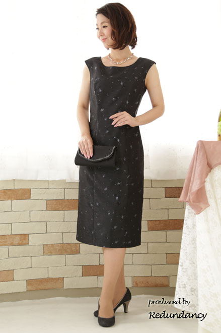 ブラックのラメ模様入りロングドレス