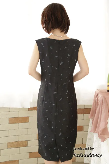 ブラックのラメ模様入りロングドレス