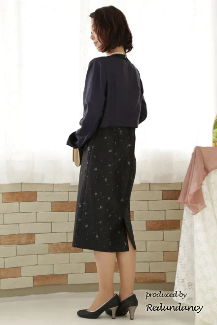 ブラックのラメ模様入りロングドレス