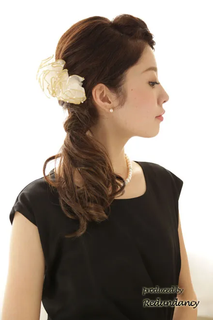 ブラックの膝丈変形ドレープドレス