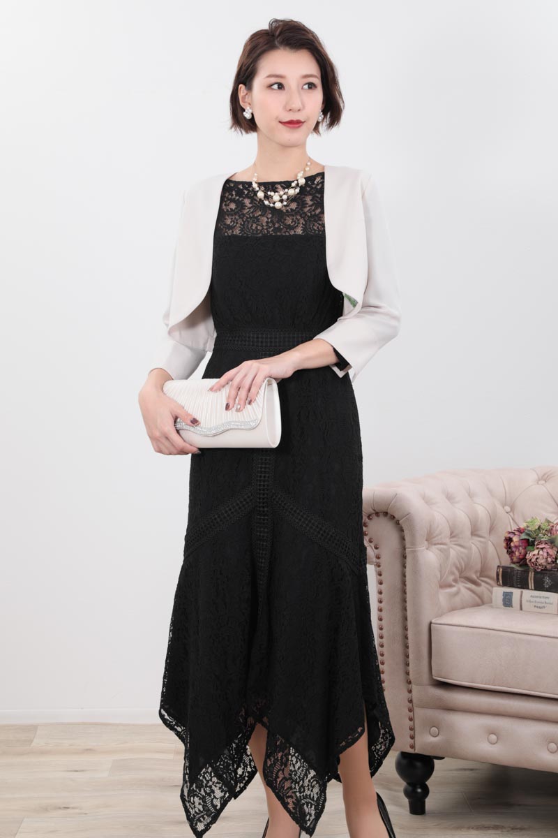 ブラックのハンカチーフヘムレースドレス
