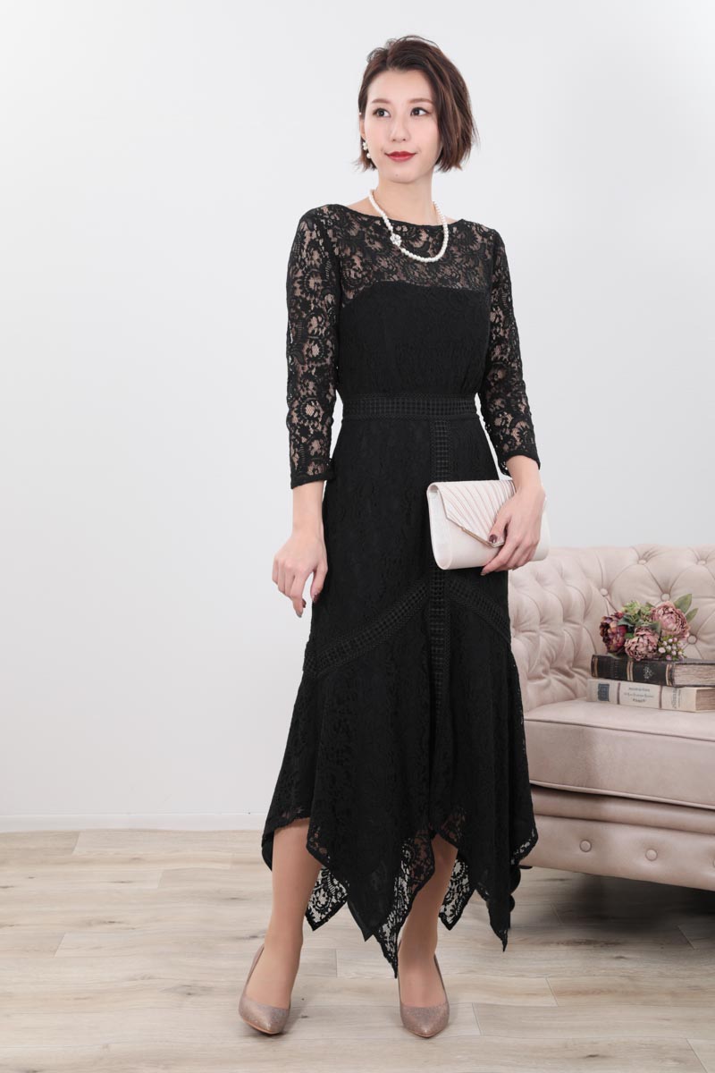 ブラックのハンカチーフヘムレースドレス