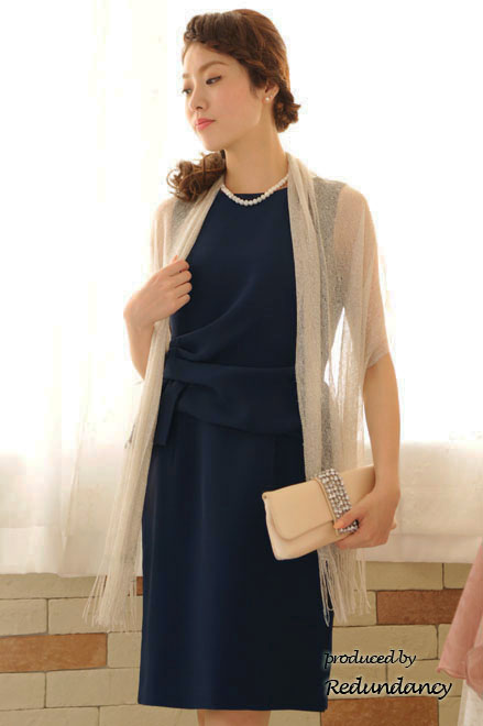 ネイビーのツーピース風ペプラムドレス