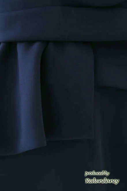 ネイビーのツーピース風ペプラムドレス