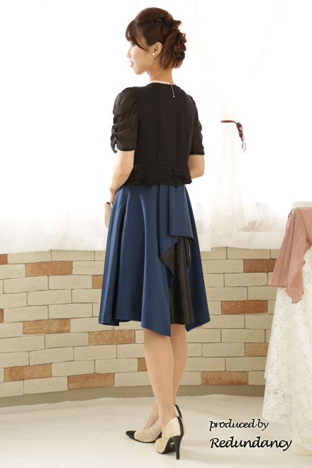 ネイビーのハイウエストAラインドレス