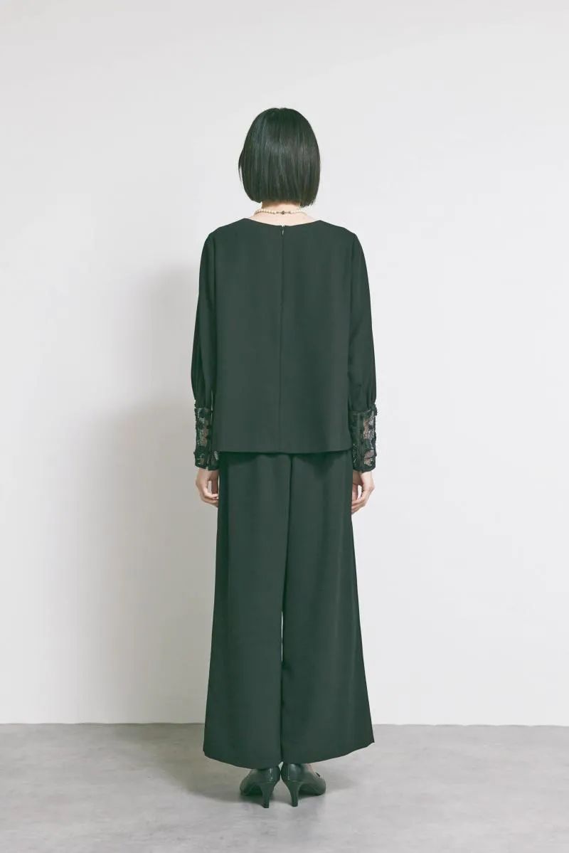 ブラックのエンブロイダリーフォーマルセットアップ