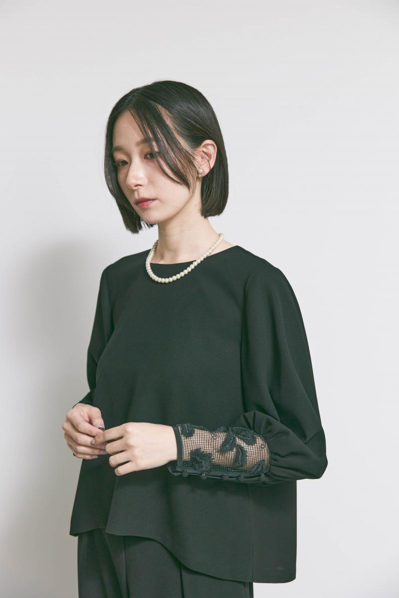 ブラックのセレモニージャケット