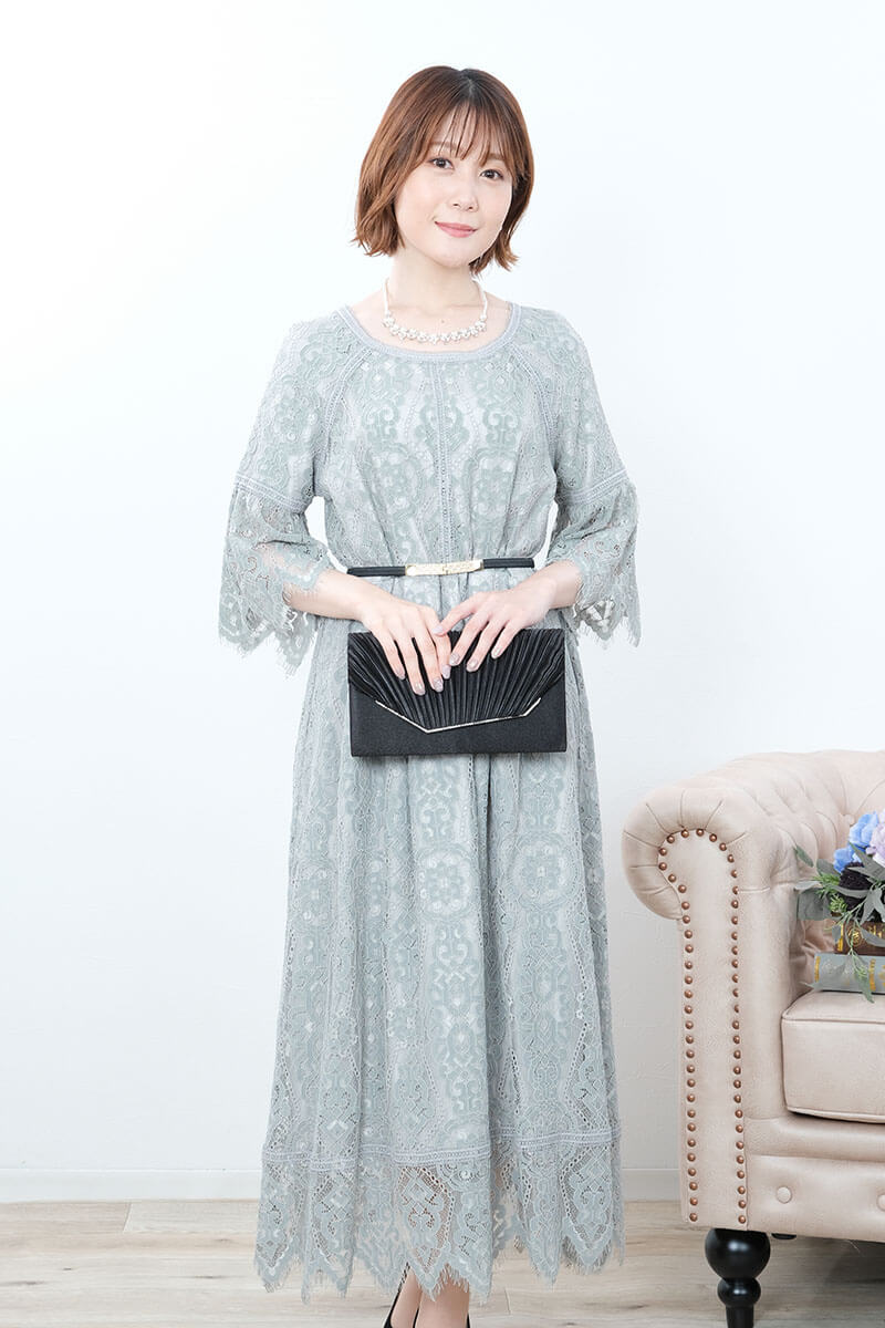 ブラックのラインストーン付きベルト