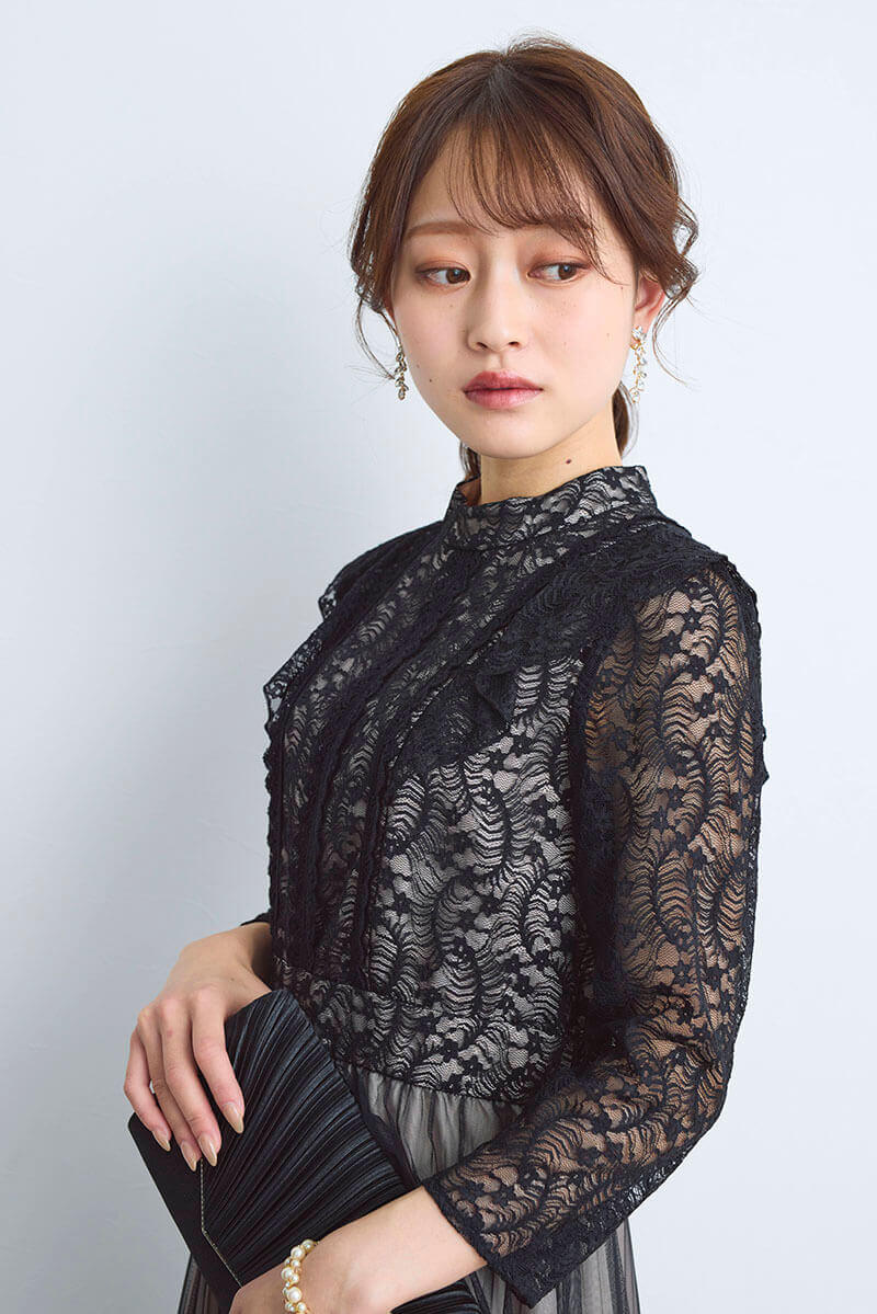 ゴールドのビジューロングイヤリング