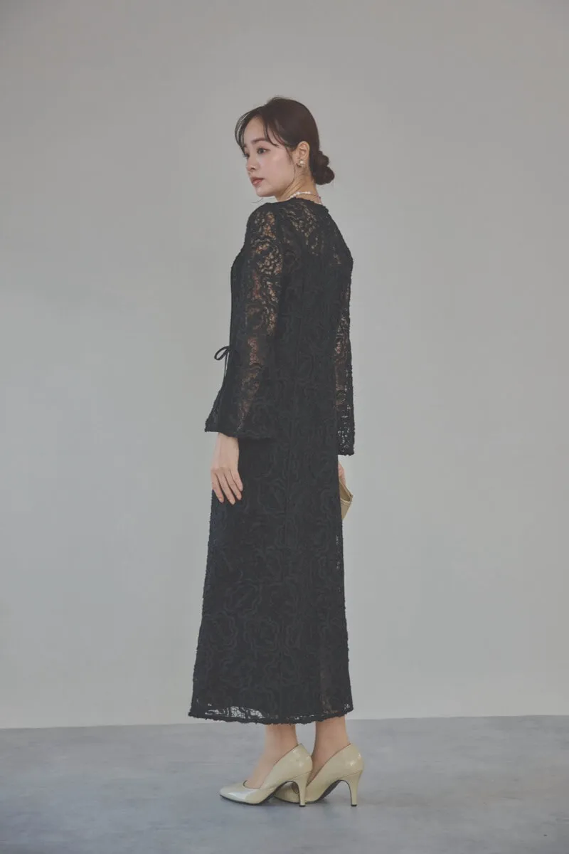 ブラックのフレアスリーブリボンレースドレス