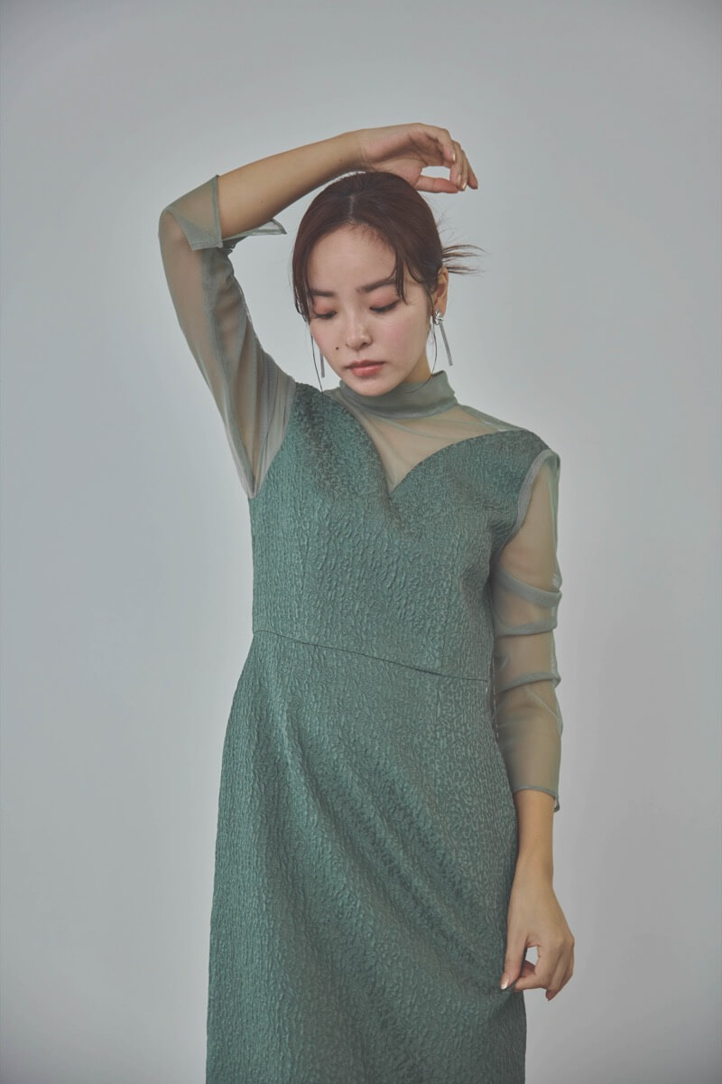 グリーンのチュールコンビジャガードドレス
