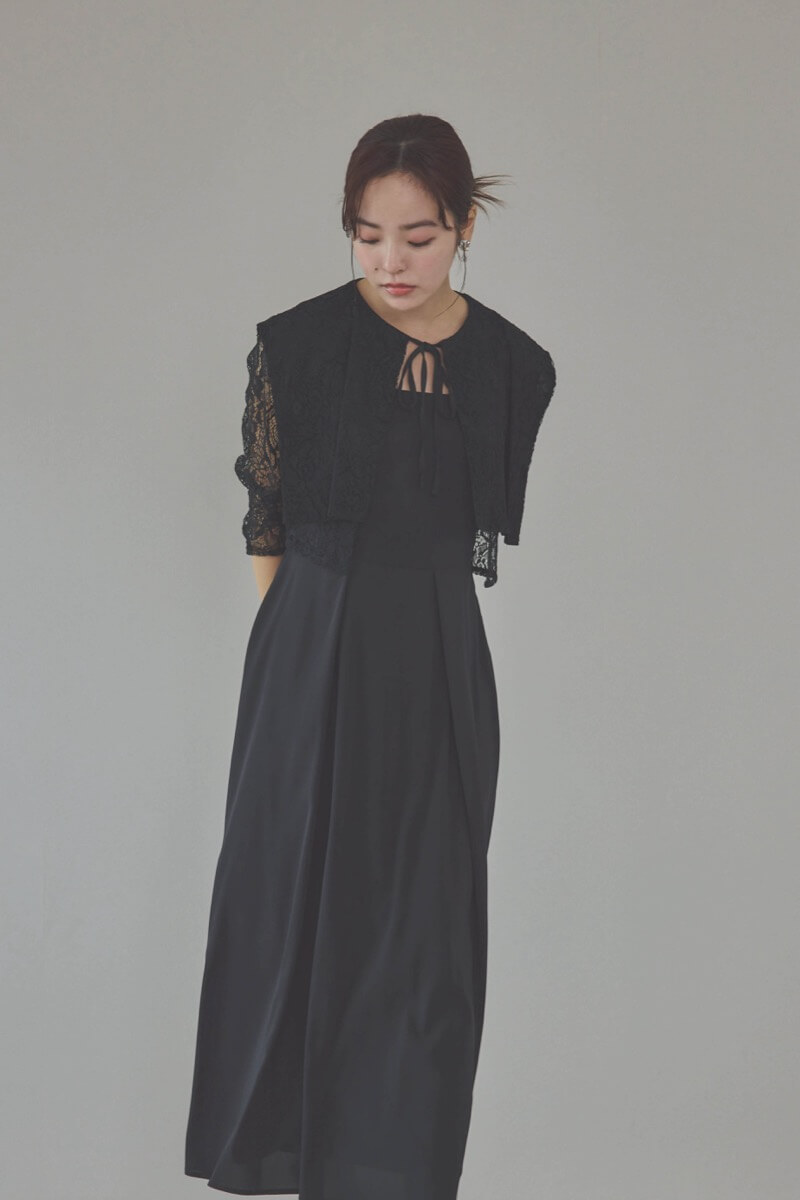 ブラックのレースボレロセットキャミソールドレス