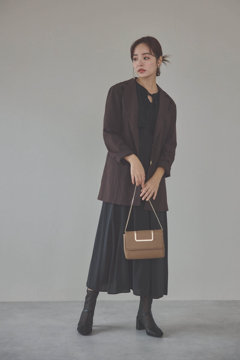 ブラックのレースボレロセットキャミソールドレス