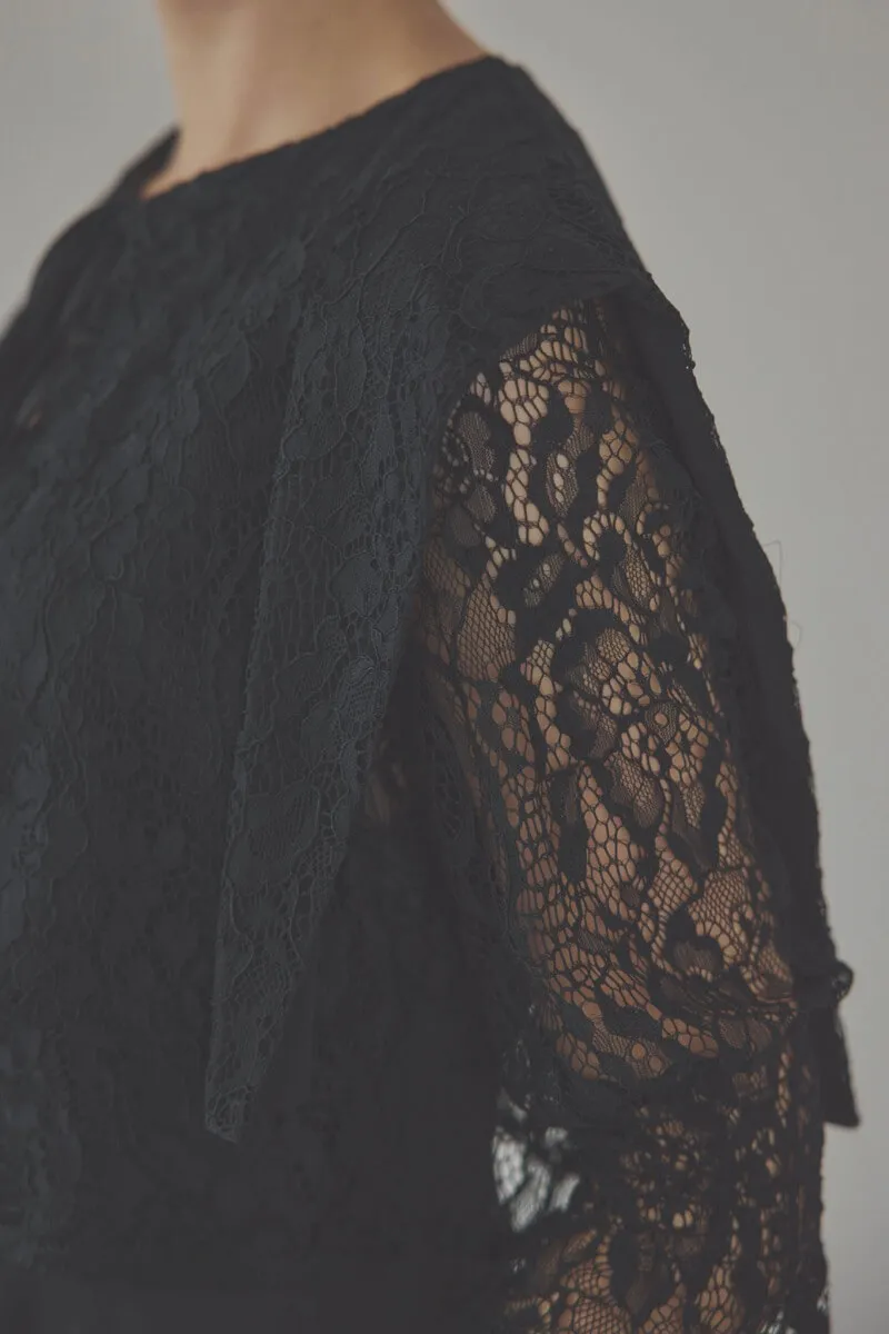 ブラックのレースボレロセットキャミソールドレス