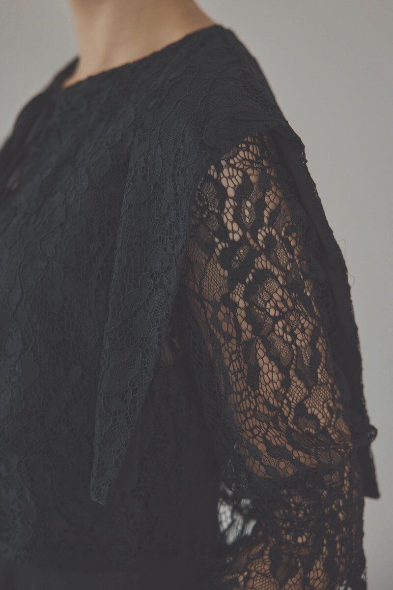 ブラックのレースボレロセットキャミソールドレス