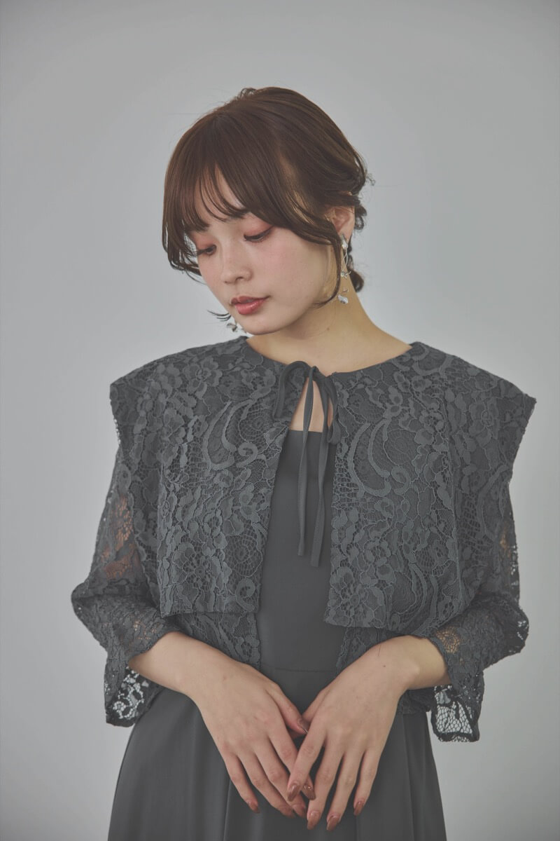チャコールグレーのレースボレロセットキャミソールドレス