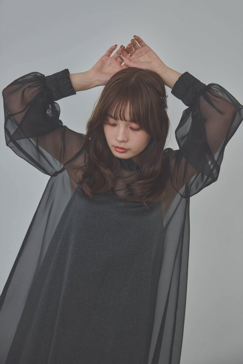 ブラックのマットカルゼオーガンドレス