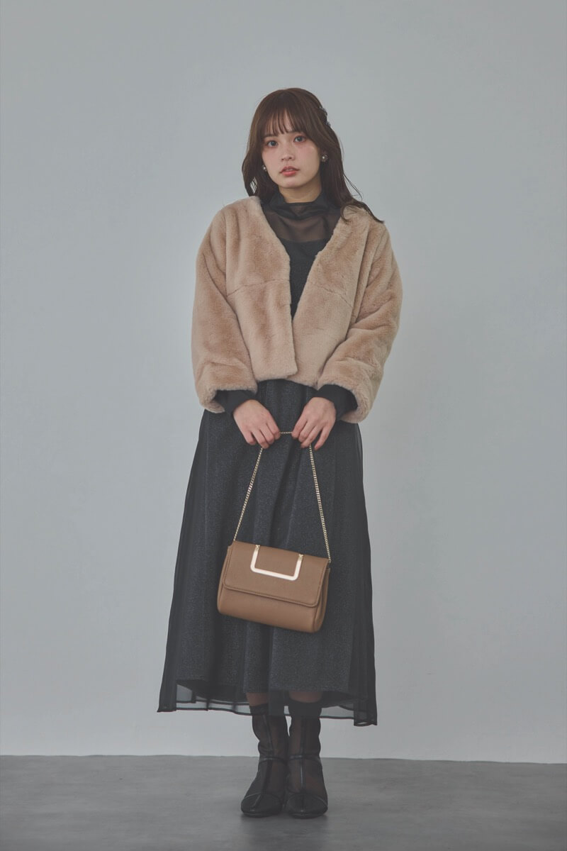 ブラックのマットカルゼオーガンドレス