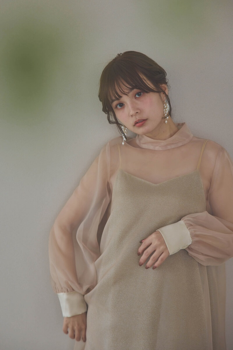 イエローのマットカルゼオーガンドレス