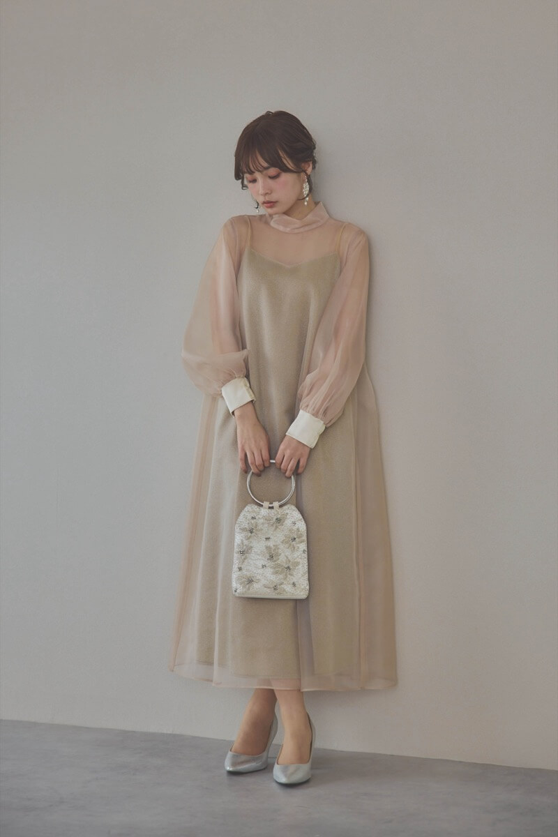 イエローのマットカルゼオーガンドレス