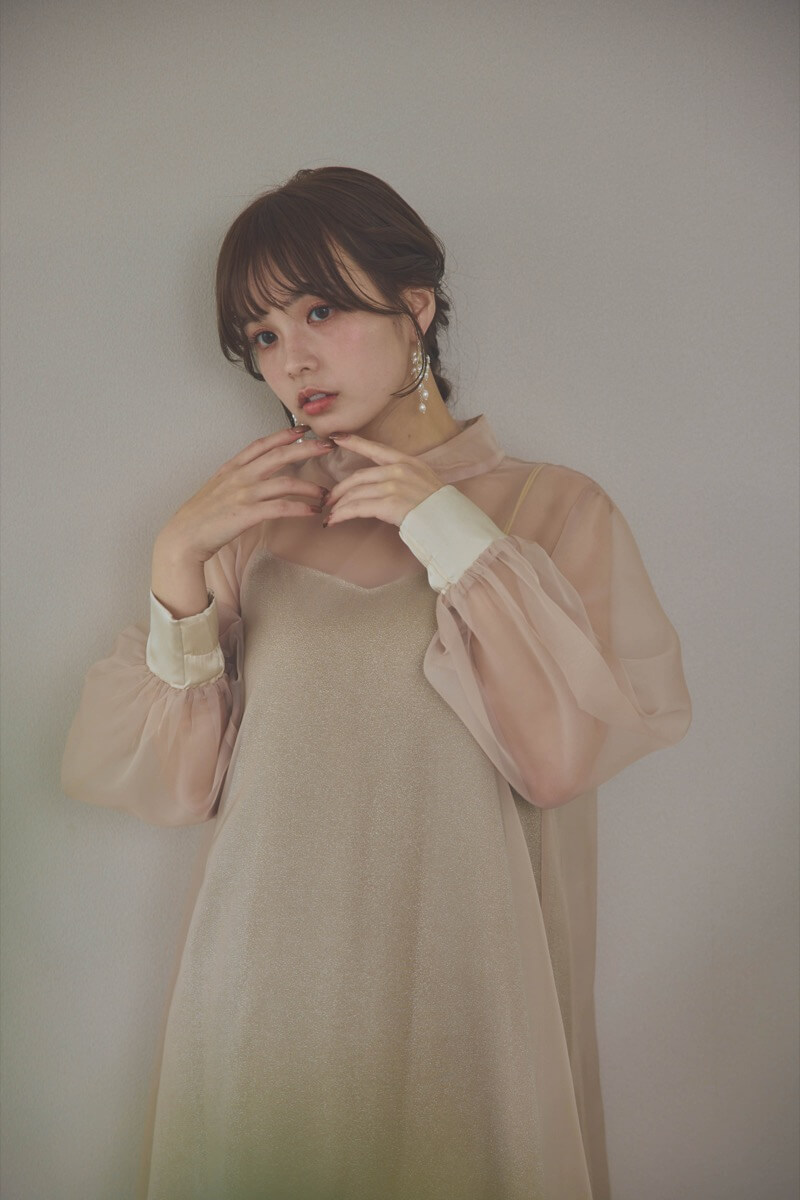 イエローのマットカルゼオーガンドレス