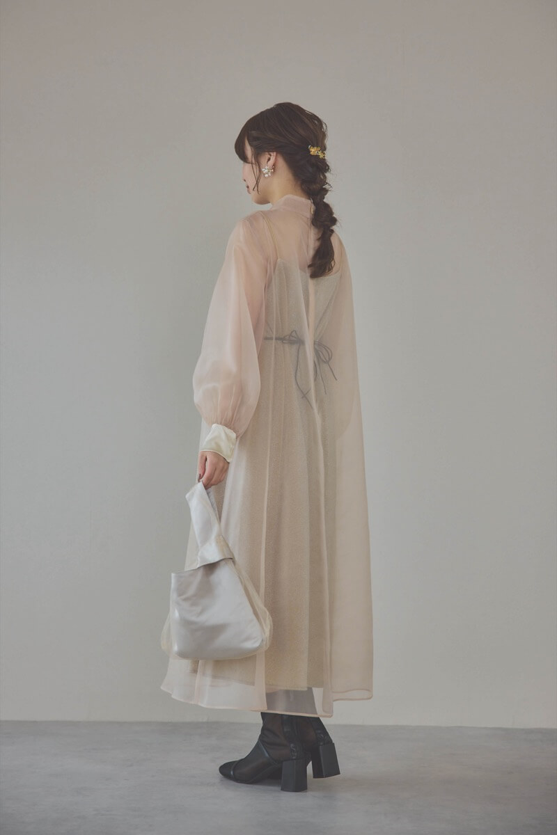 イエローのマットカルゼオーガンドレス