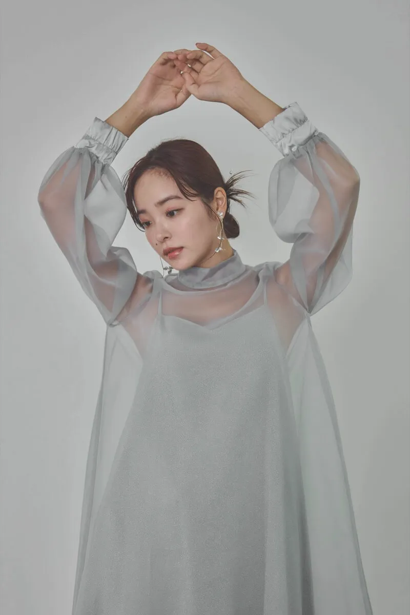 サックスのマットカルゼオーガンドレス