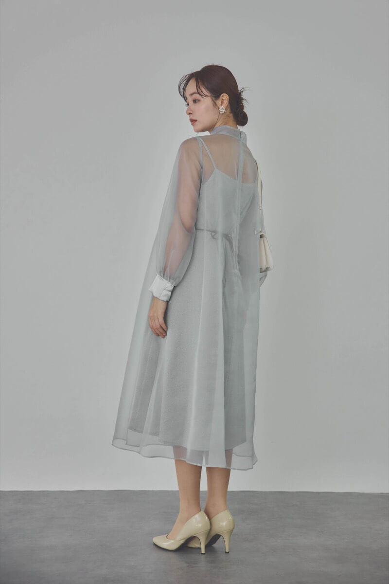 サックスのマットカルゼオーガンドレス