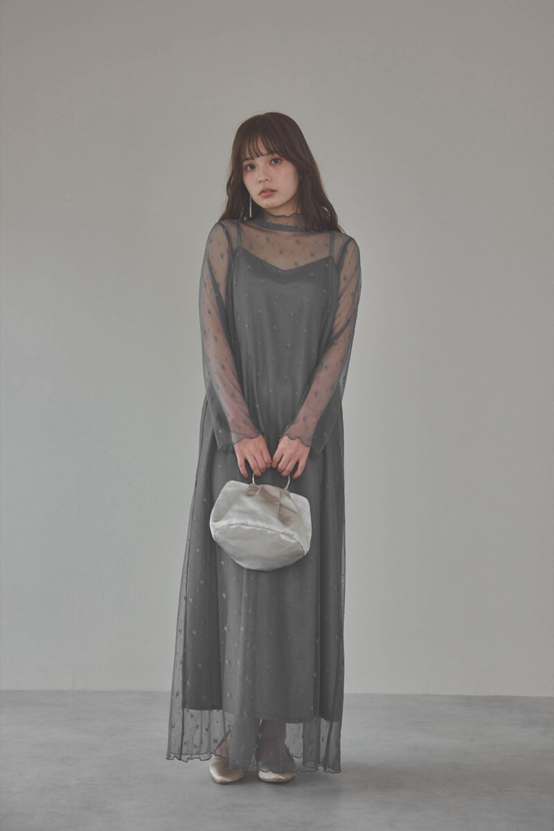 ミントのロングスリーブチュールドレス