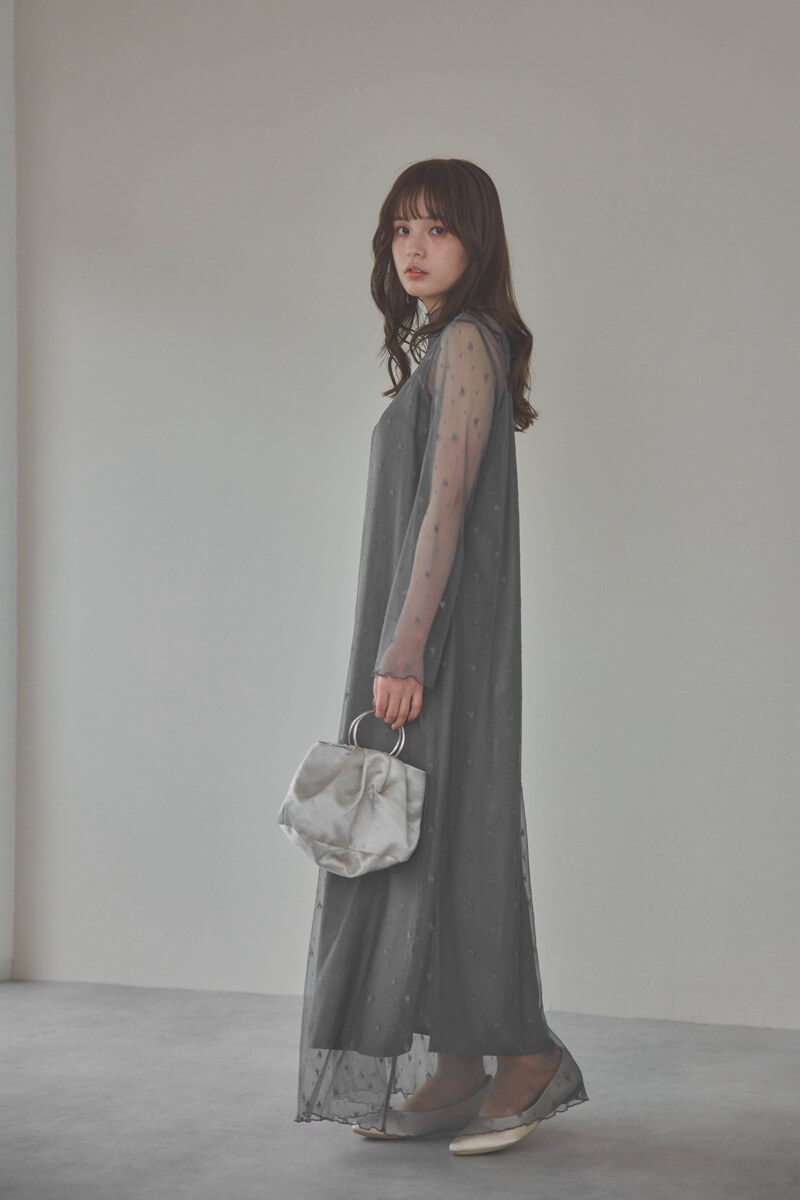 ミントのロングスリーブチュールドレス