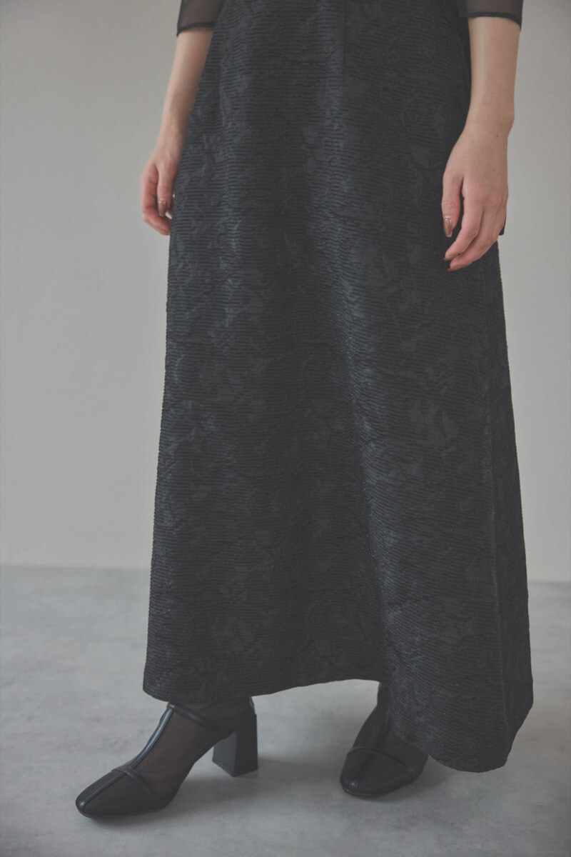 ブラックのアシンメトリーバックリボンドレス