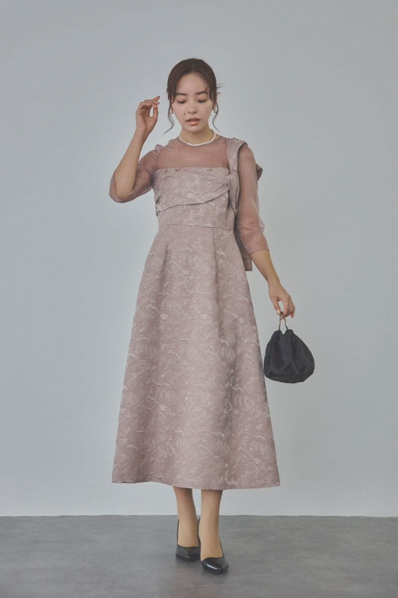 ダスティピンクのリボンモチーフジャガードドレス