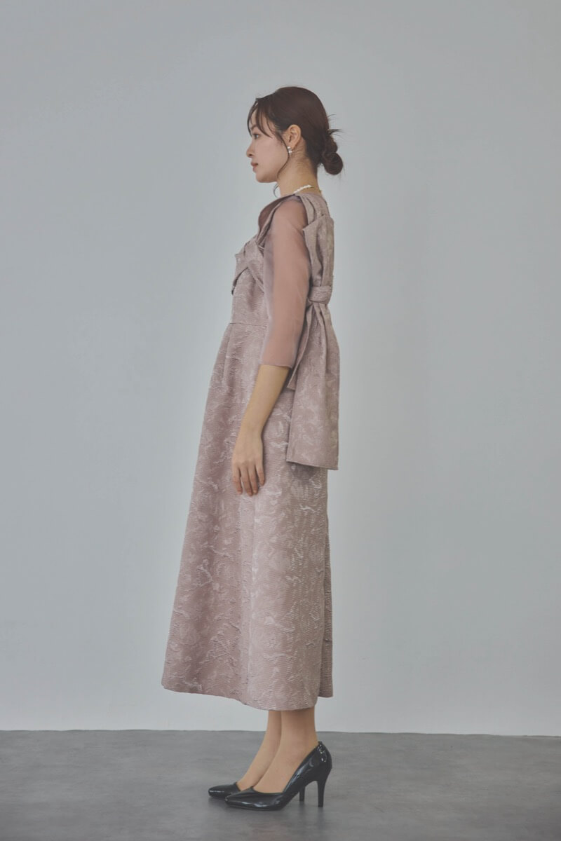 ダスティピンクのリボンモチーフジャガードドレス