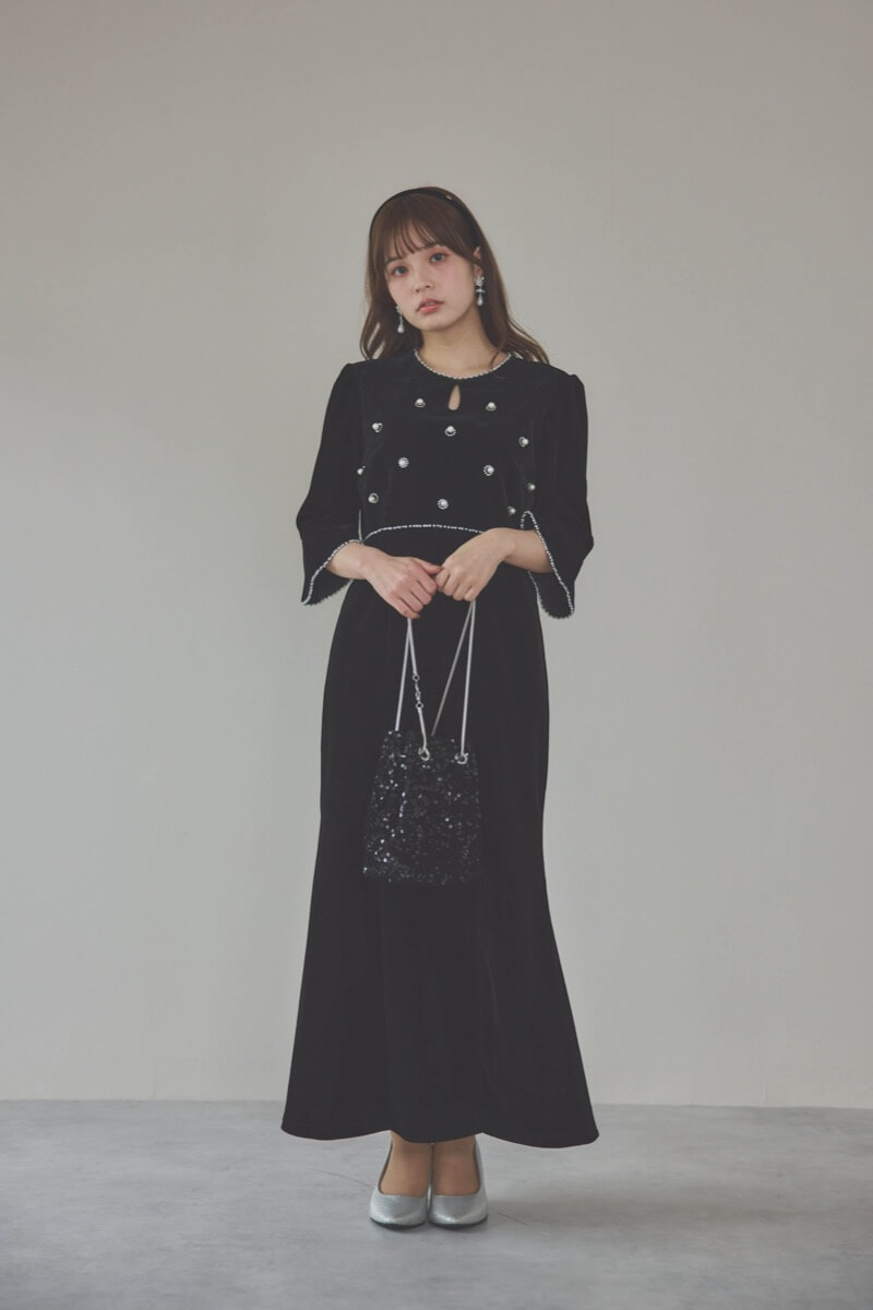 ブラックのヴィンテージビジューパール付きベロア風ドレス