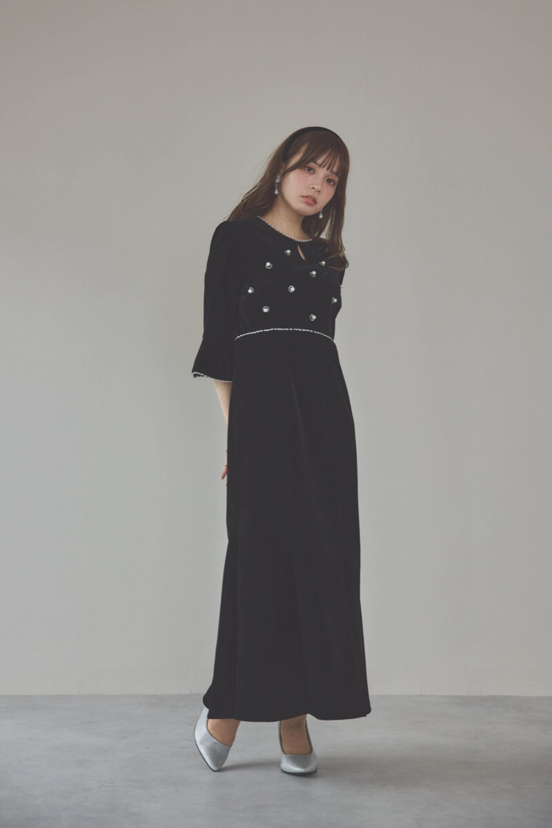 ブラックのヴィンテージビジューパール付きベロア風ドレス