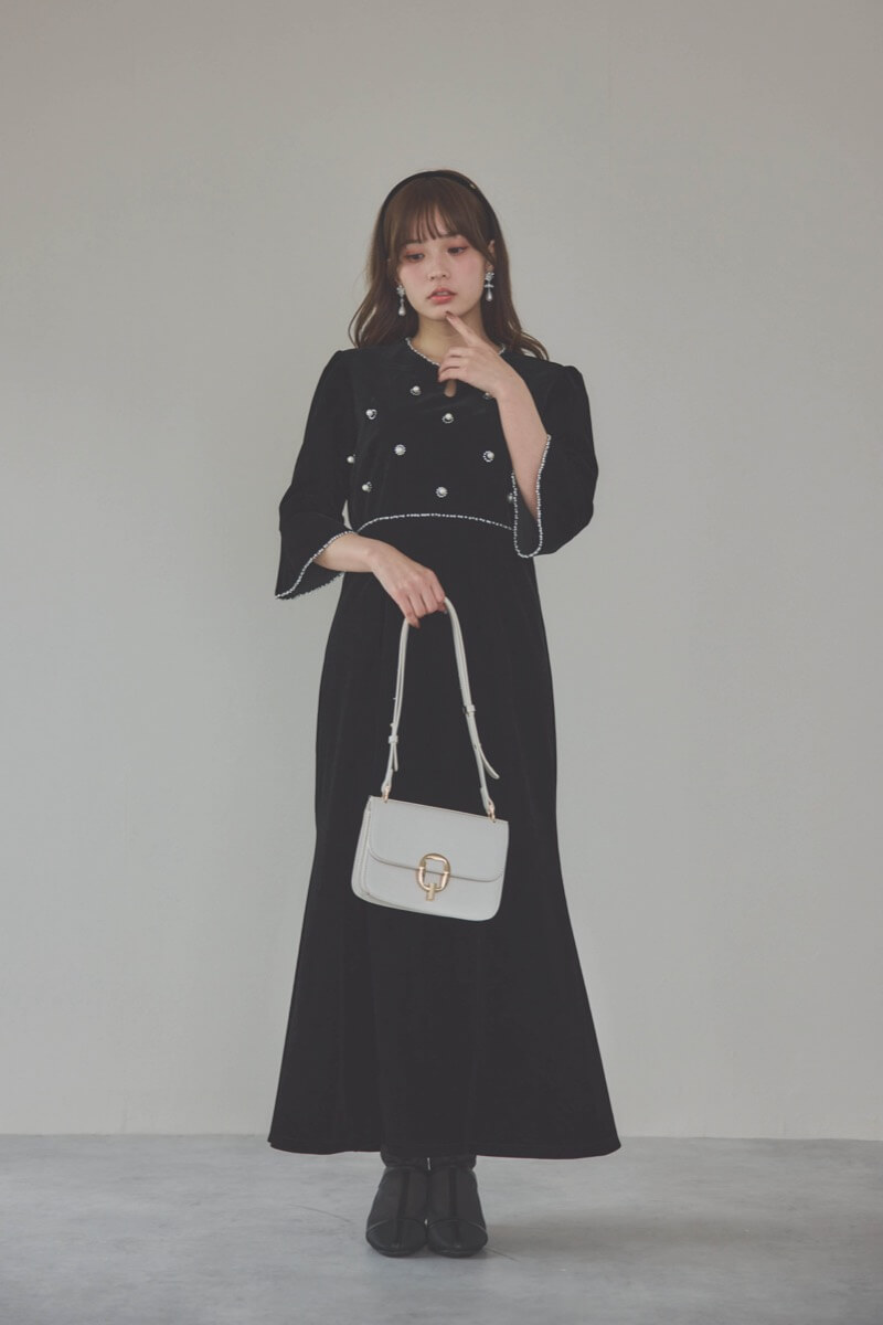 ブラックのヴィンテージビジューパール付きベロア風ドレス