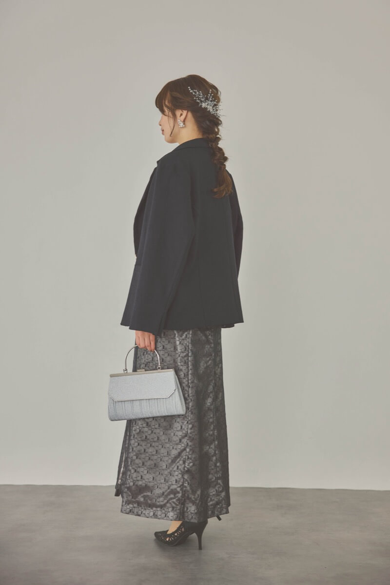 チャコールグレーのチュールボレロ幾何学レースドレス