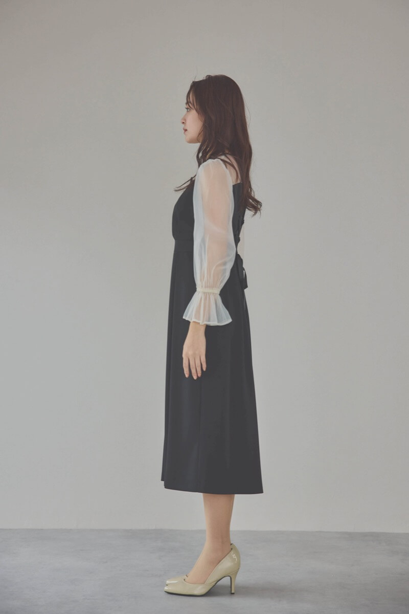 ブラックのビスチェデザインコクーンドレス