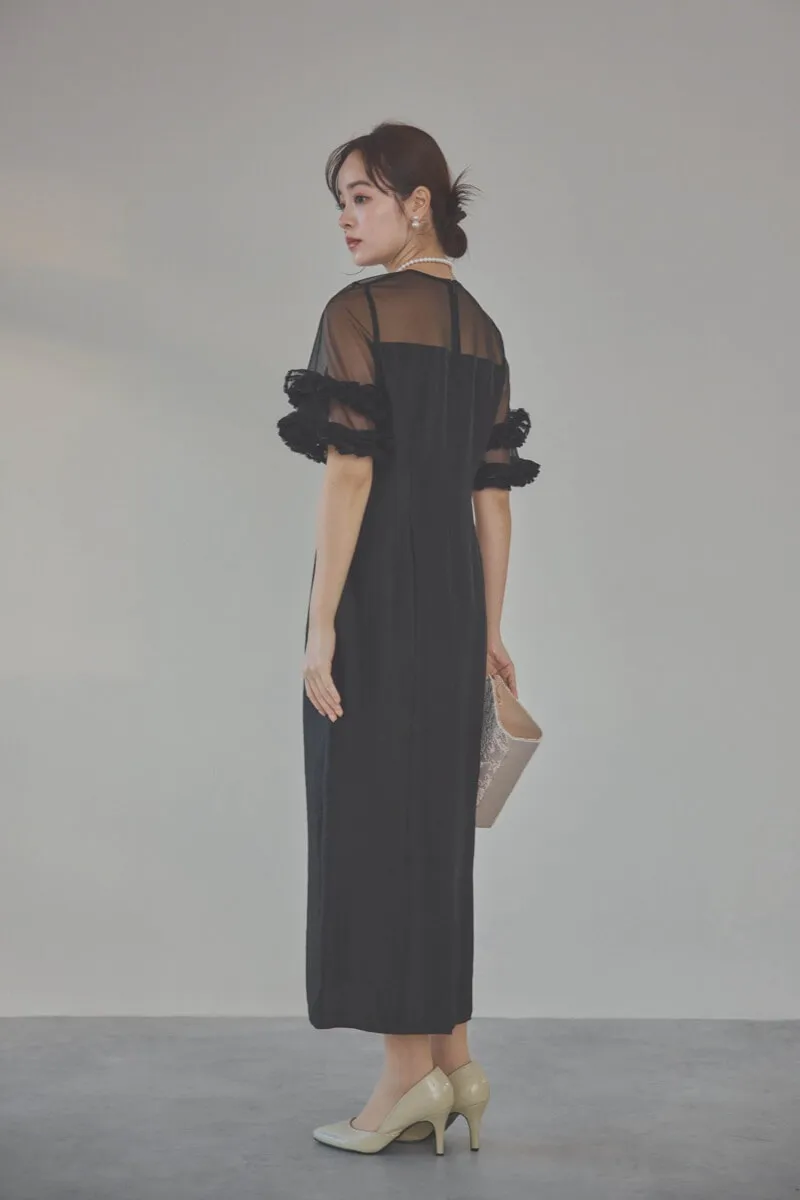 ブラックのボリュームスリーブコクーンドレス