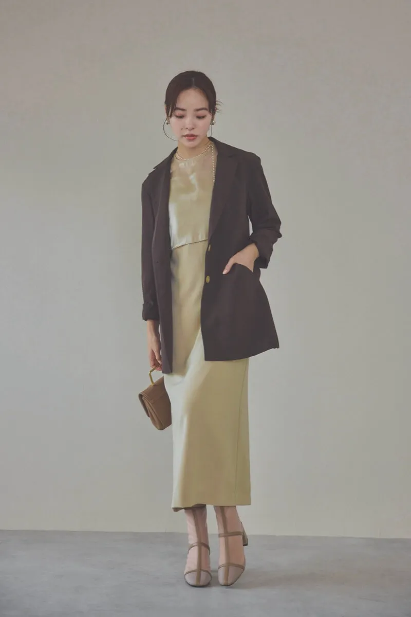 ベージュのレイヤードコンビネーションドレス