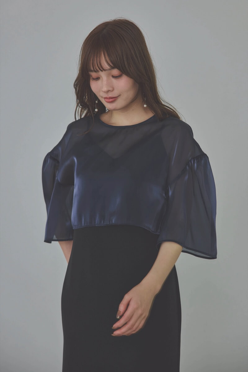 ネイビーのレイヤードコンビネーションドレス