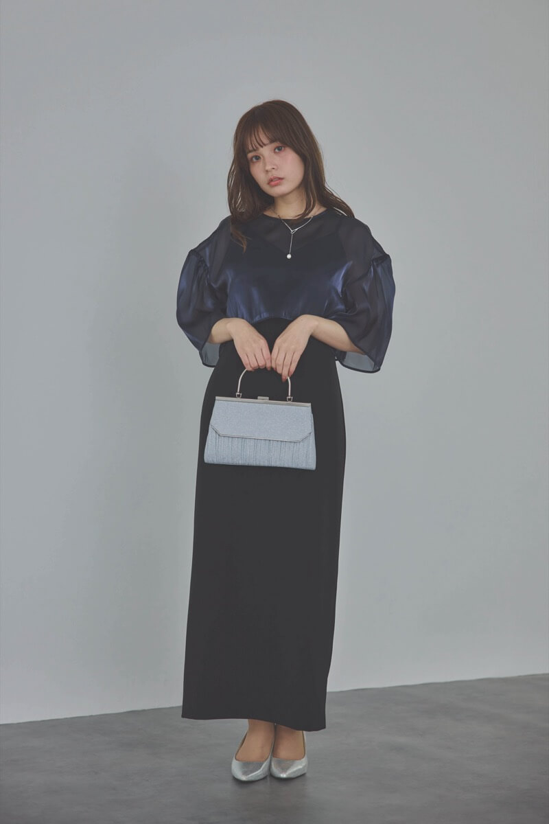 ネイビーのレイヤードコンビネーションドレス