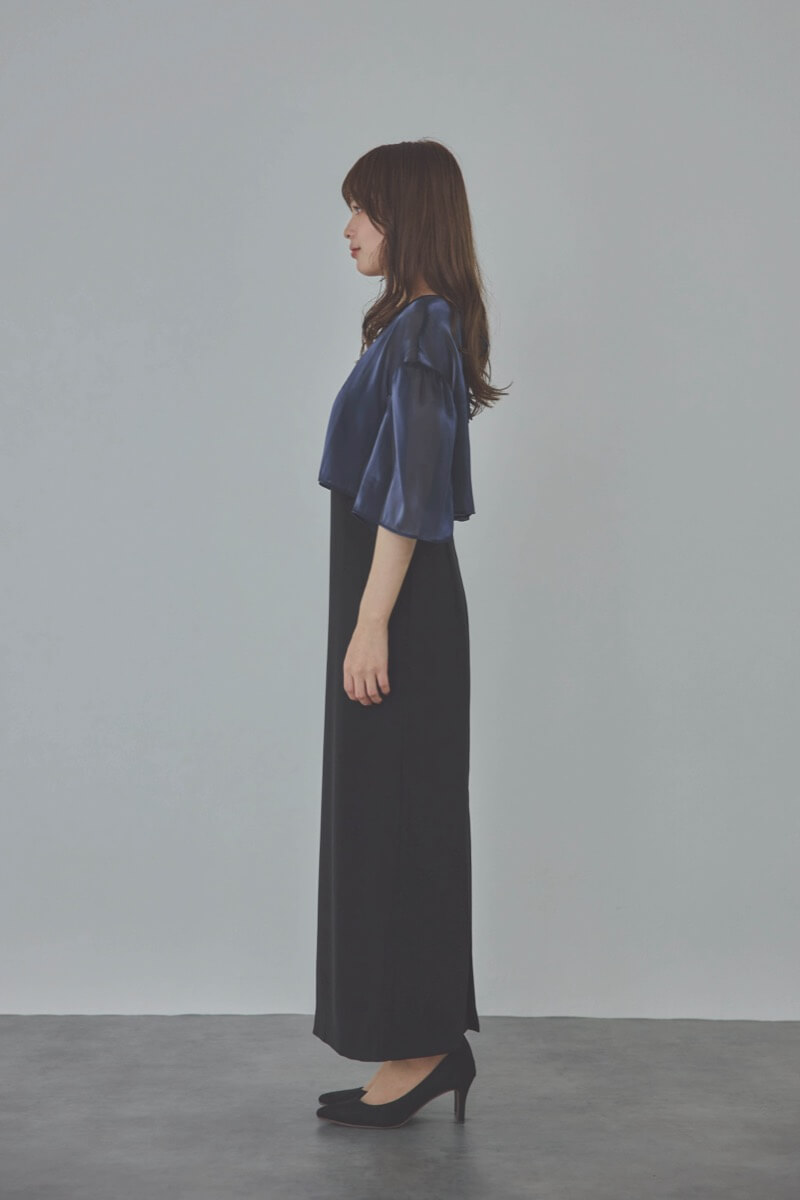 ネイビーのレイヤードコンビネーションドレス